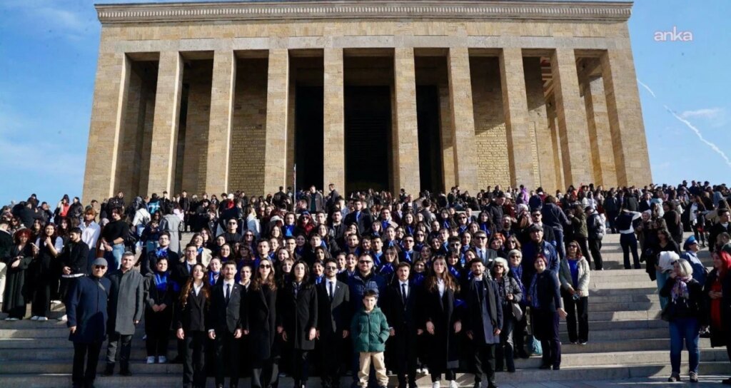 Contemporary Life Support Association Hosts Youth Meeting at Anıtkabir Contemporary Life Support Association Hosts Youth Meeting at Anıtkabir