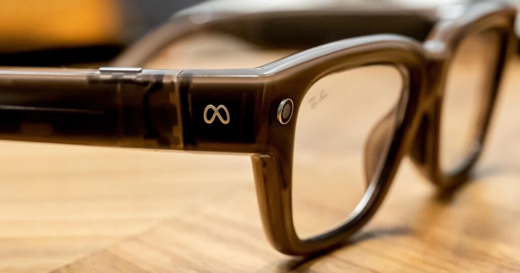 Tech Giants Invest in Consumer Adoption of Smart Glasses Tech Giants Invest in Consumer Adoption of Smart Glasses