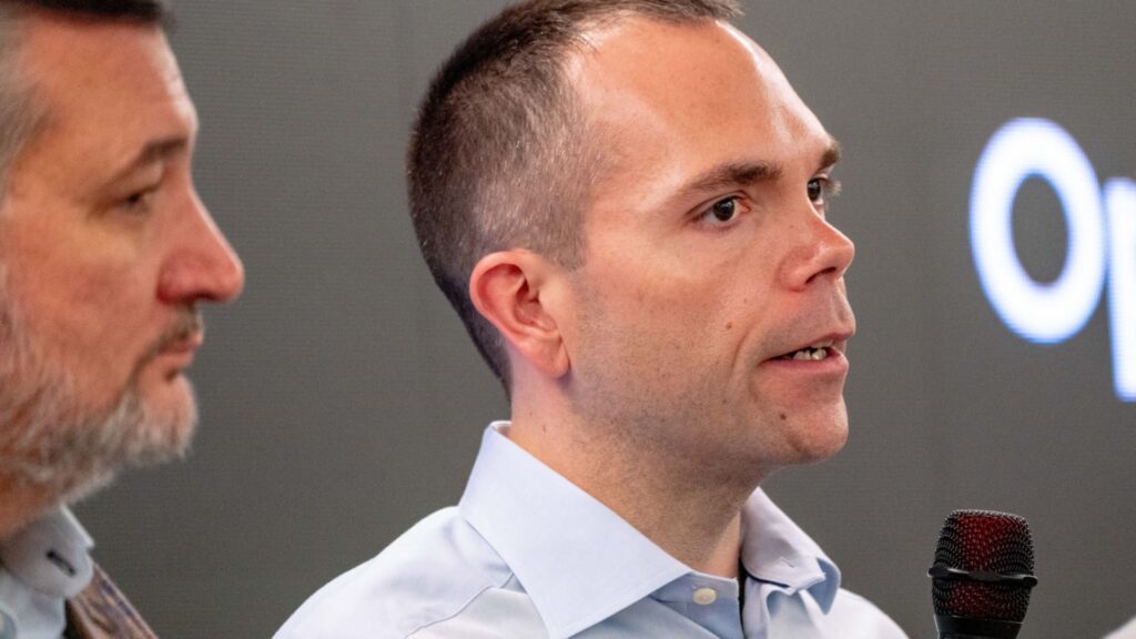 Oracle's Lease Commitments Surge 150% to Meet AI Demand