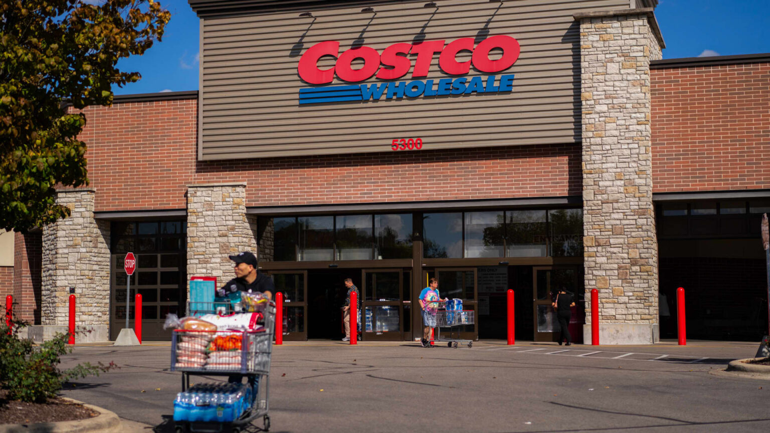 Costco Seeks Tariff Refunds from Trump Administration Ahead of Supreme Court Decision