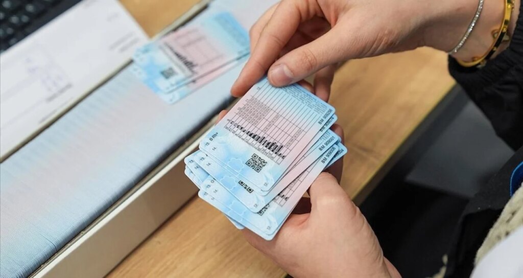 Constitutional Court Overturns Driver's License Regulation