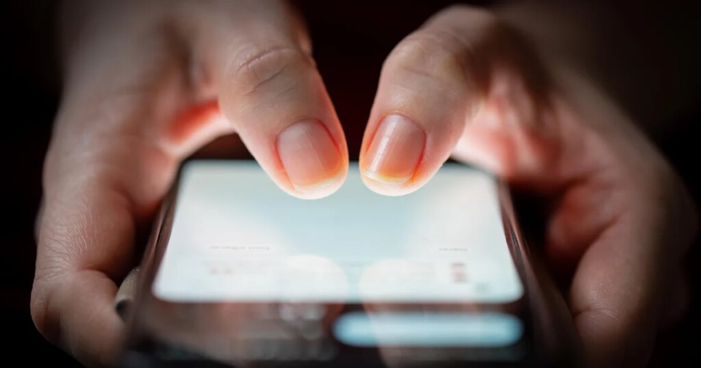 Smartphone Use by Age 12 Linked to Increased Health Risks in Children