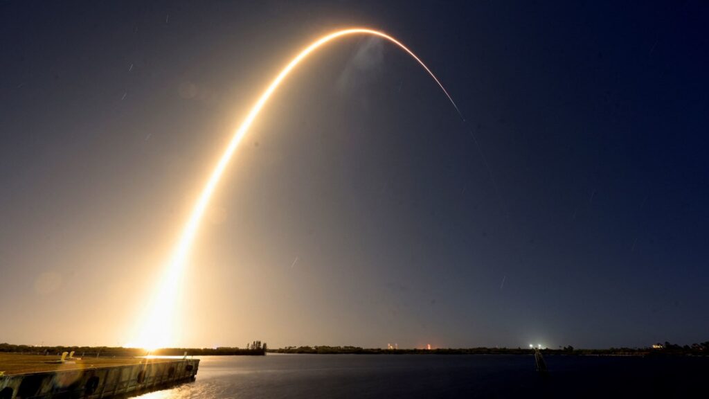 Analysts Link SpaceX Moon Crash to Decline in Rocketmaker's Share Price