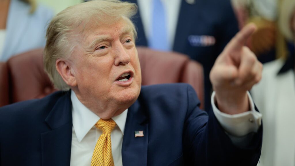 Big Oil Reaps Benefits from Iran Conflict Amid Trump Pressure