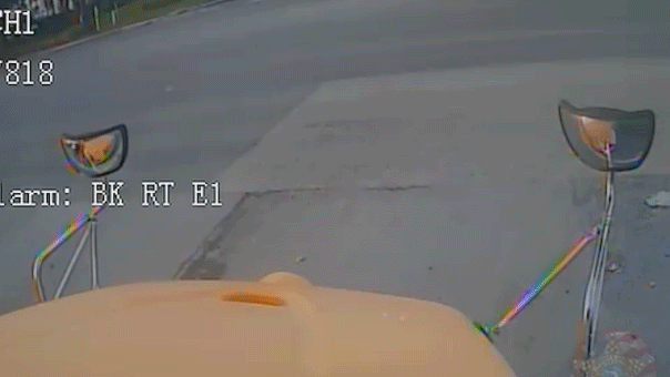 Florida Driver Crashes Into School Bus Carrying 19 Children While Fleeing Traffic Stop Florida Driver Crashes Into School Bus Carrying 19 Children While Fleeing Traffic Stop