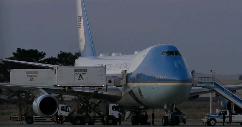 Trump Changes Planes in Turkey Amid Iran Missile Threat Trump Changes Planes in Turkey Amid Iran Missile Threat