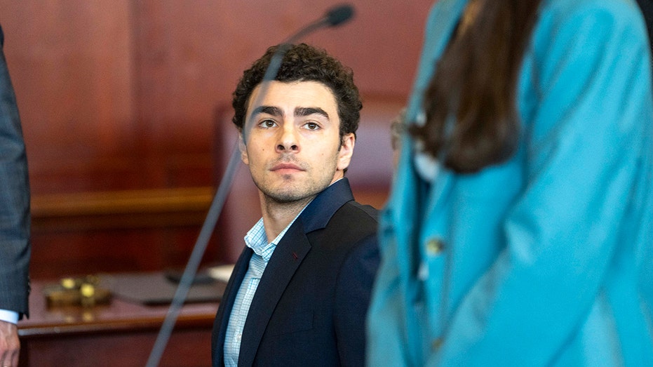 Luigi Mangione Seeks Civilian Clothes for Aug. 11 CEO Killing Hearing Luigi Mangione Seeks Civilian Clothes for Aug. 11 CEO Killing Hearing