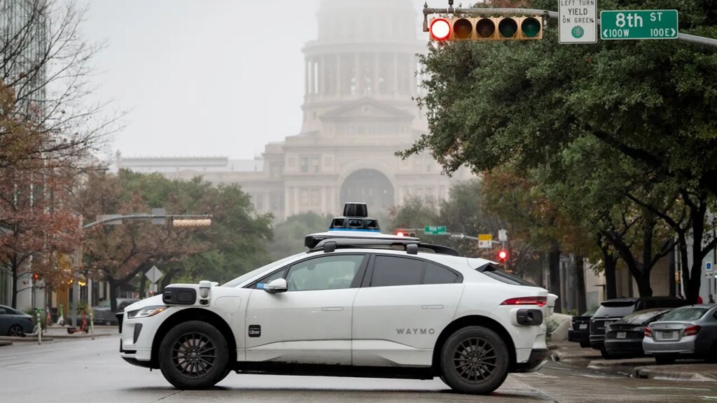 Waymo Unveils Backup Computer System for Driverless Robotaxi Waymo Unveils Backup Computer System for Driverless Robotaxi