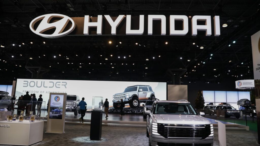 Hyundai Expected to Outpace Ford in Q3 Amid Detroit's Hybrid Shortage