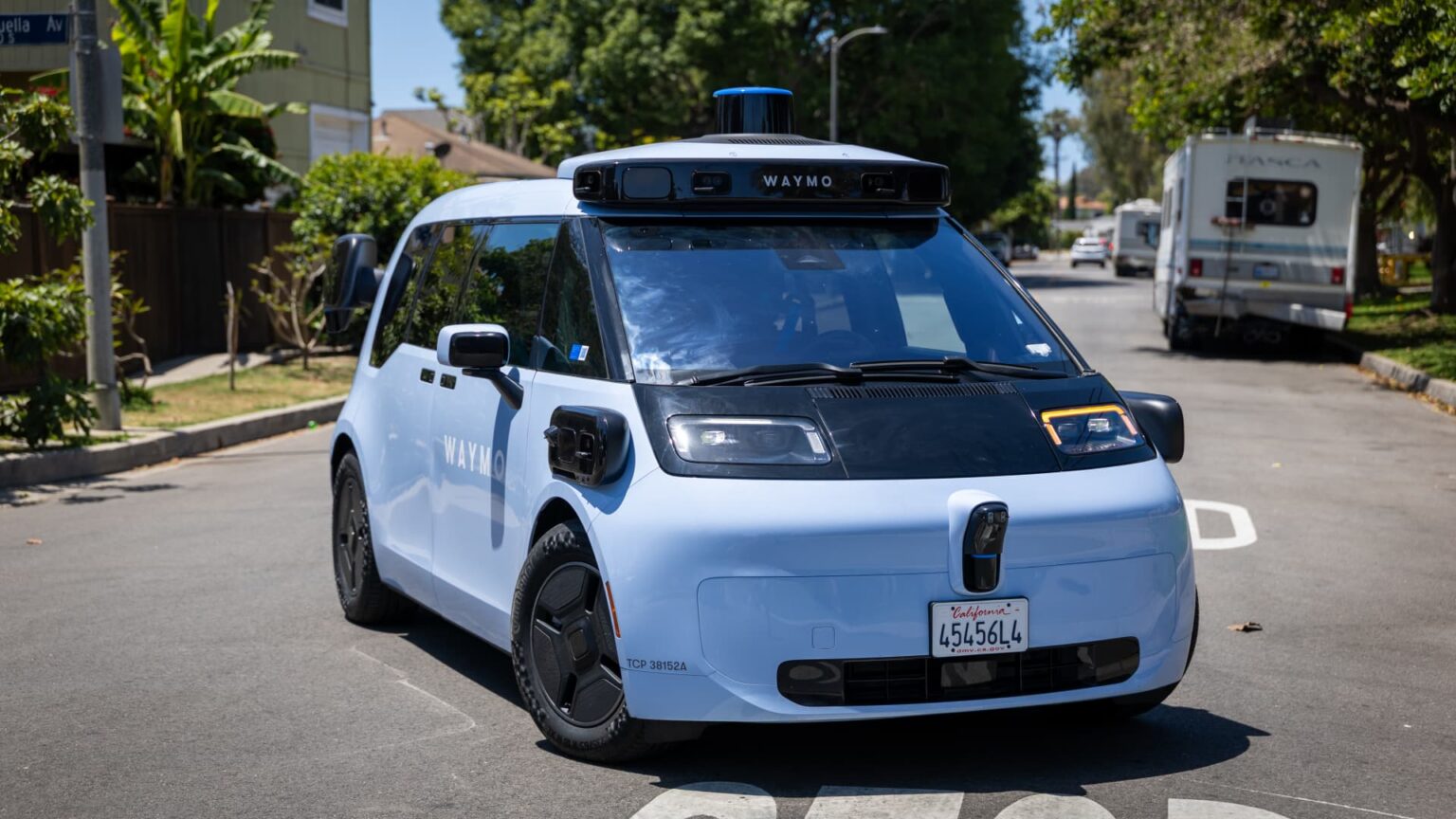 Waymo and Zoox Expand Robotaxi Services in U.S. Markets