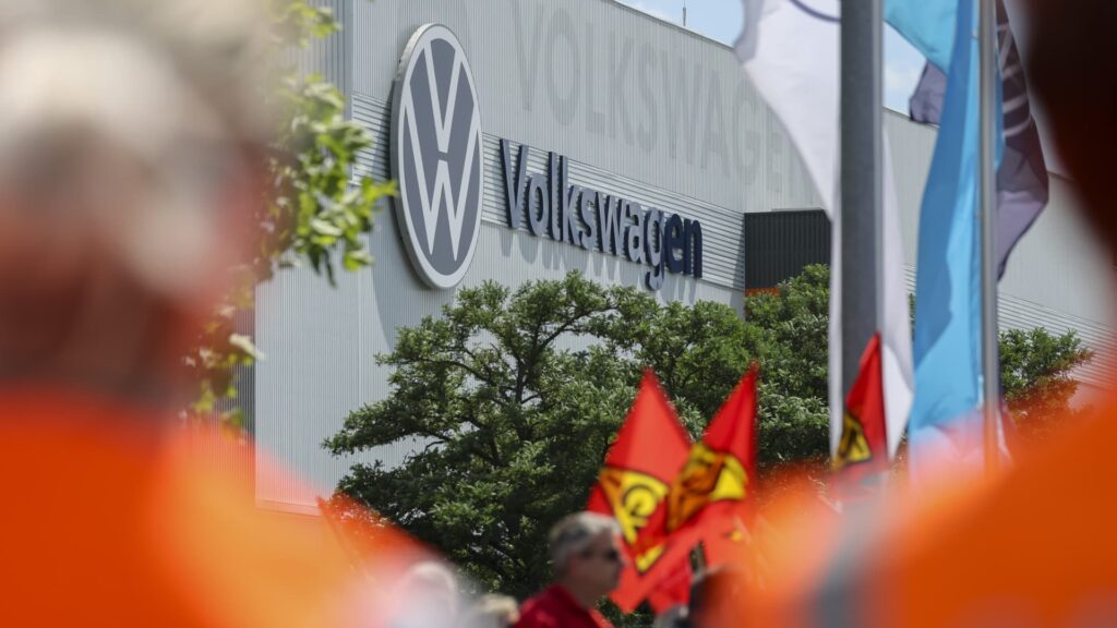 Volkswagen Announces 50,000 Job Cuts Amid Tariff Challenges and Chinese Market Pressures