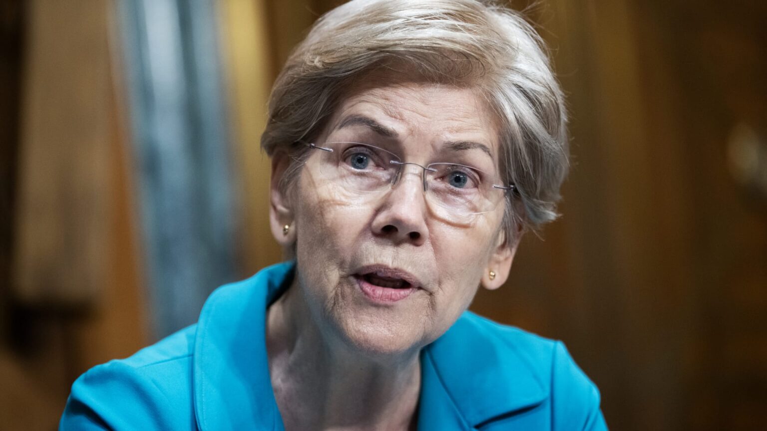 Warren to Challenge Clarity Act on Senate Floor Before Crucial Vote Warren to Challenge Clarity Act on Senate Floor Before Crucial Vote