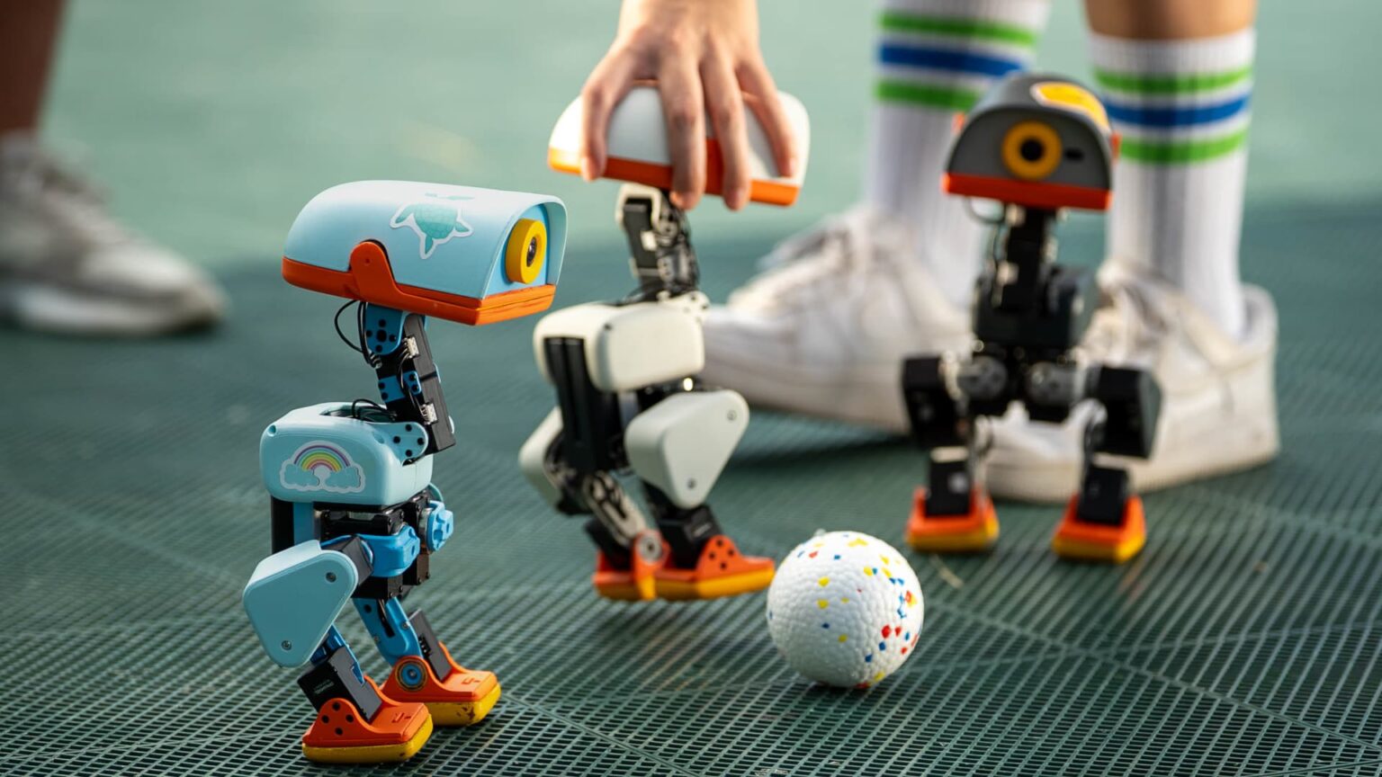 Hugging Face’s Duck Robot Quickly Sells Out, Powered by Chinese Chip Hugging Face's Duck Robot Quickly Sells Out, Powered by Chinese Chip