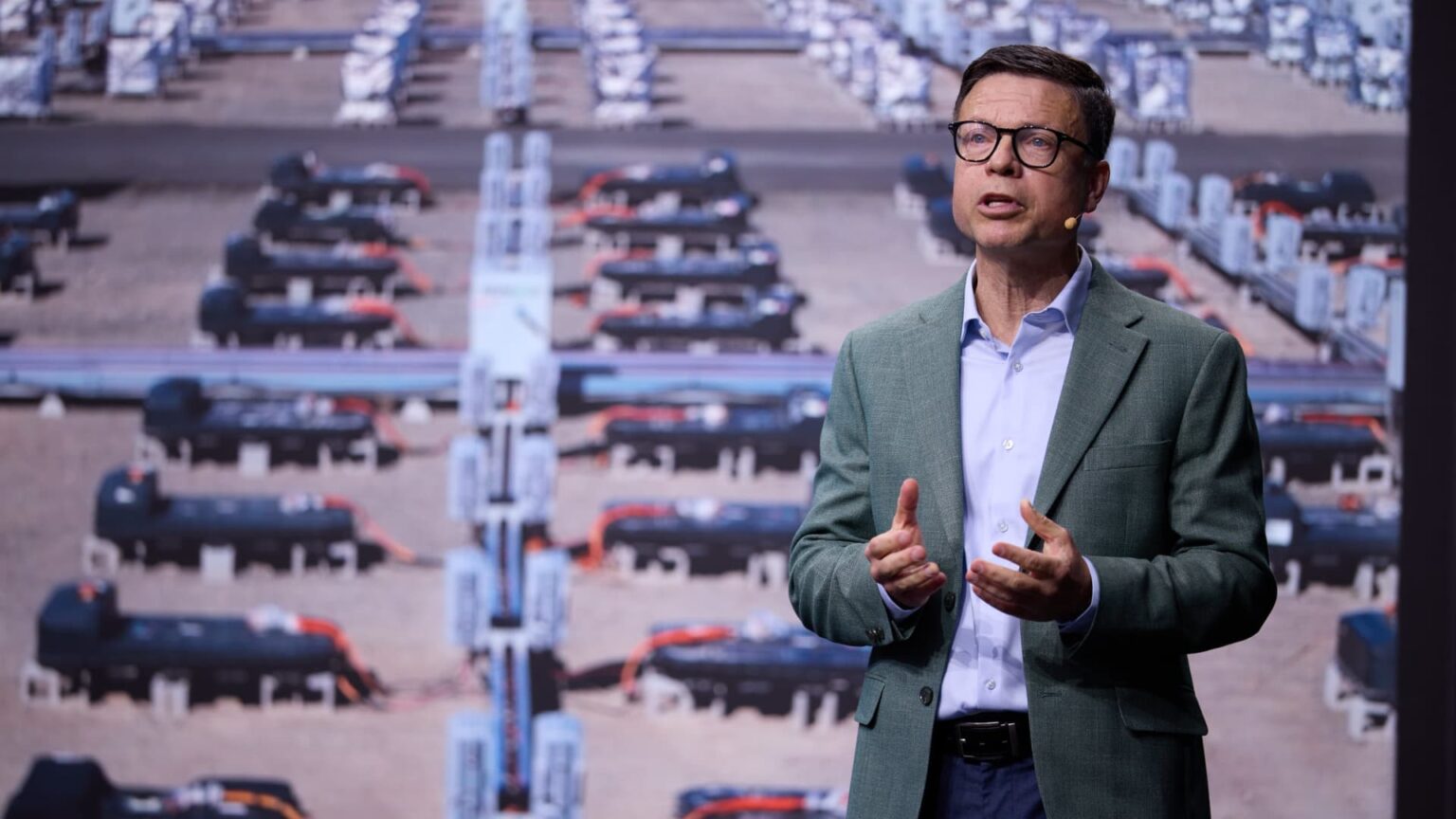 GM Advances U.S. Battery Development Amid DOT Criticism of Ford's China Links