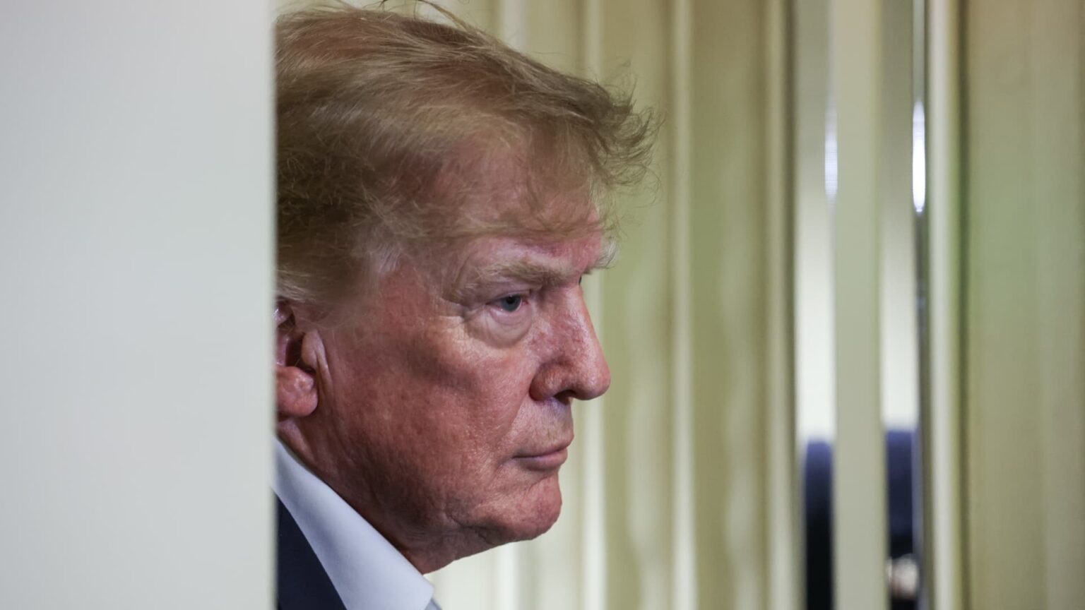 Trump Urges Ukraine to Halt Attacks on Russian Refineries Amid Diesel Price Spike Trump Urges Ukraine to Halt Attacks on Russian Refineries Amid Diesel Price Spike
