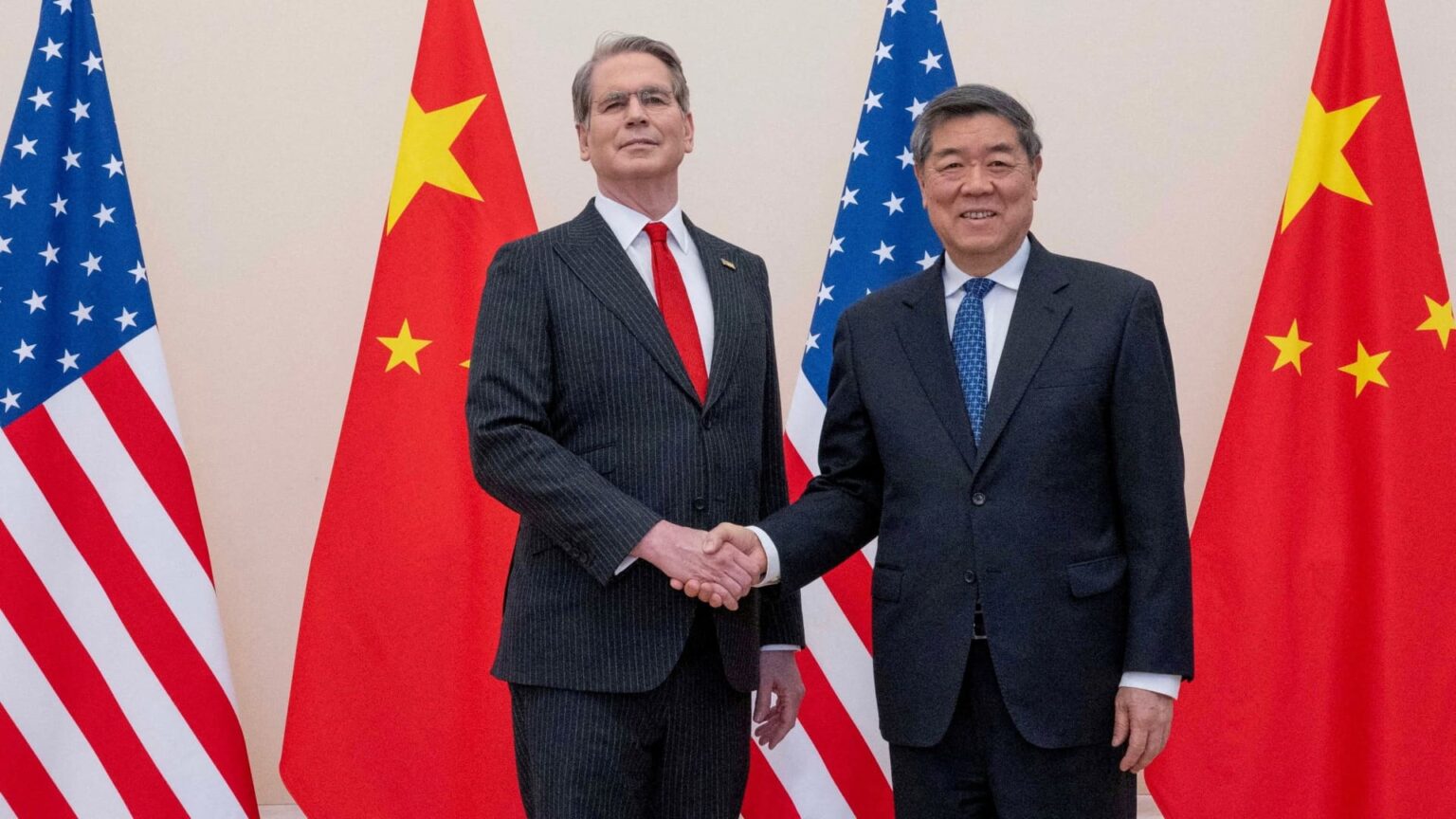 Bessent and He Lifeng Hold Meeting Ahead of Trump-Xi Summit