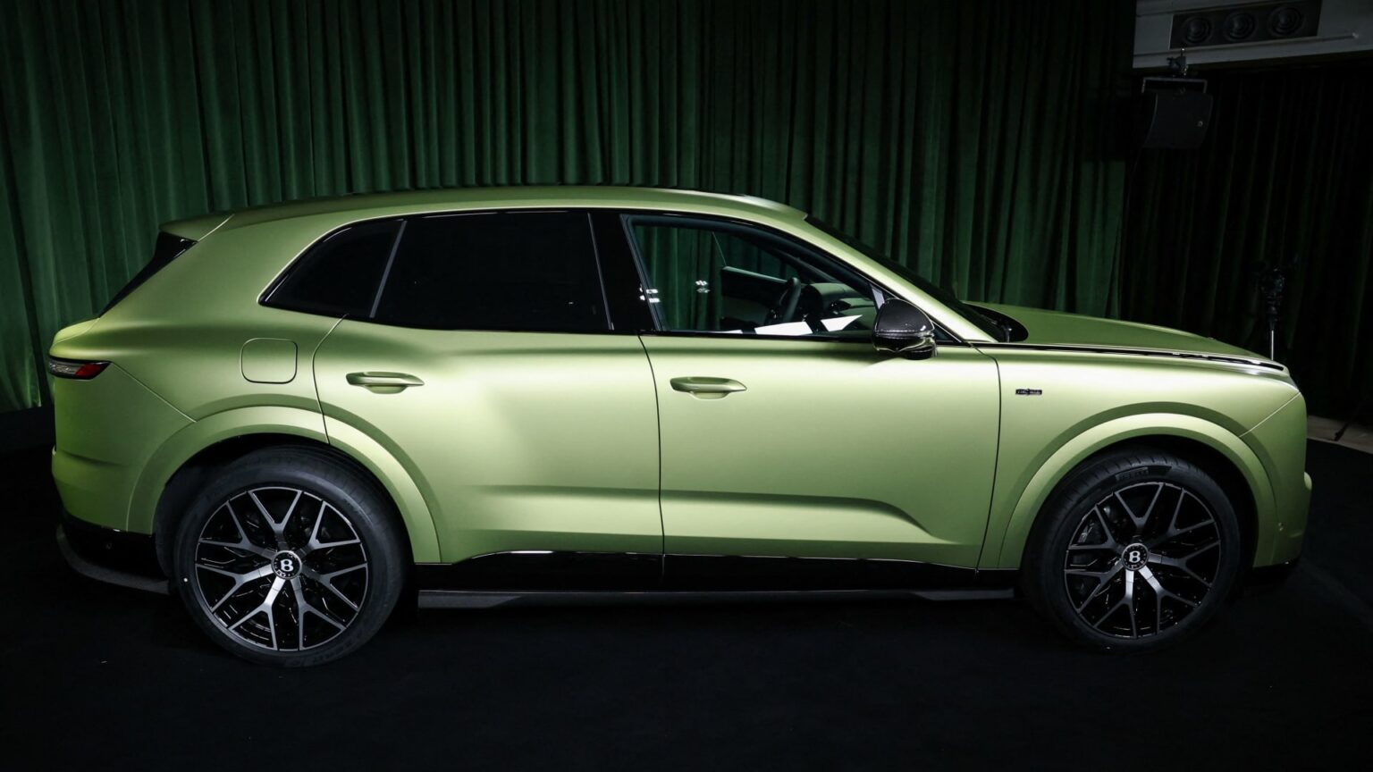 Bentley Introduces Torcal Amid Luxury Competitors' Shift Away from Electric Vehicles