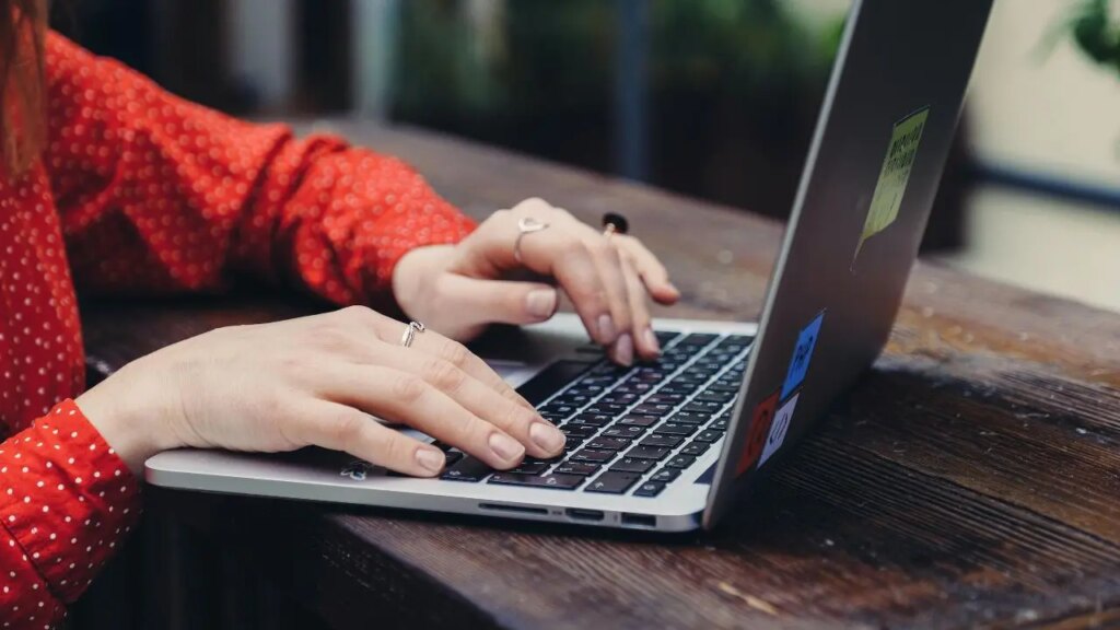 Google warns of fake Chrome update scam linked to malicious browser extension. Google warns of fake Chrome update scam linked to malicious browser extension.