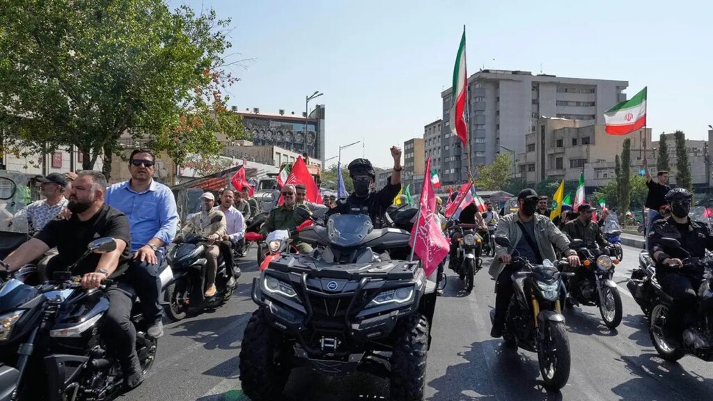 Iranian Security Forces Establish Checkpoints Amid Renewed Student Protests
