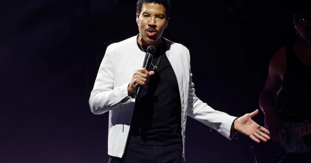 Lionel Richie Hospitalized Following St. Louis Concert Amid Ongoing Health Issues Lionel Richie Hospitalized Following St. Louis Concert Amid Ongoing Health Issues