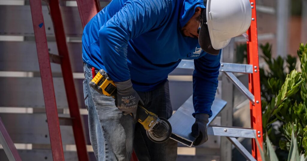 New Bill Aims to Lower Social Security Retirement Age for Specific Workers New Bill Aims to Lower Social Security Retirement Age for Specific Workers