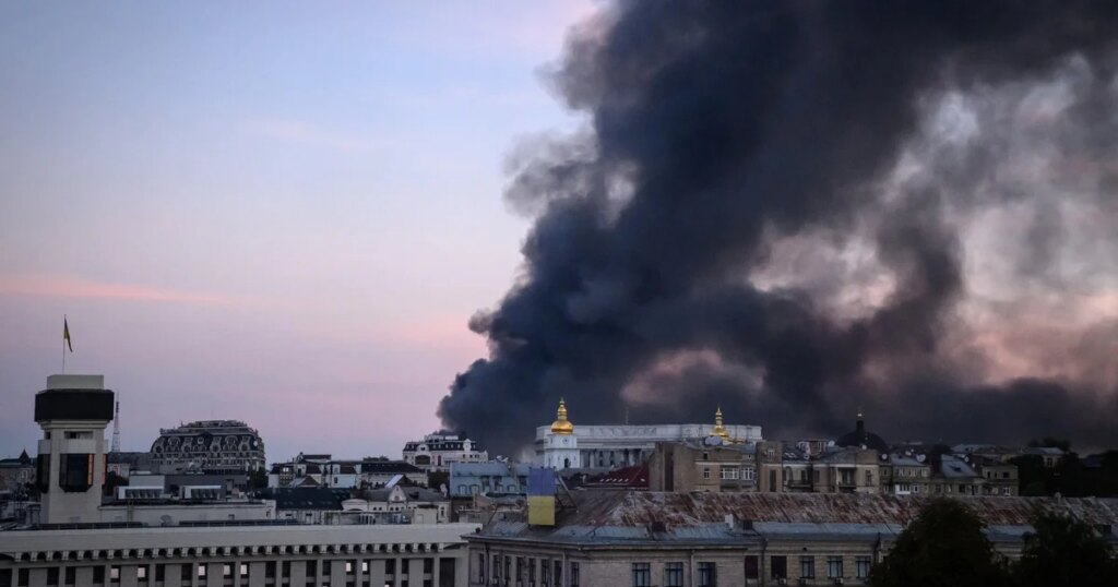 Russian Strikes on Kyiv Resume Amid Ongoing Peace Talks with Putin and Zelenskyy Russian Strikes on Kyiv Resume Amid Ongoing Peace Talks with Putin and Zelenskyy