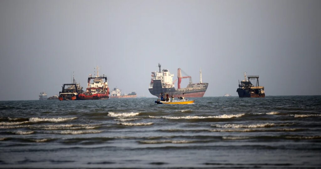Oil Prices Remain Above $100 as Oman-Iran Talks on Strait of Hormuz Delayed