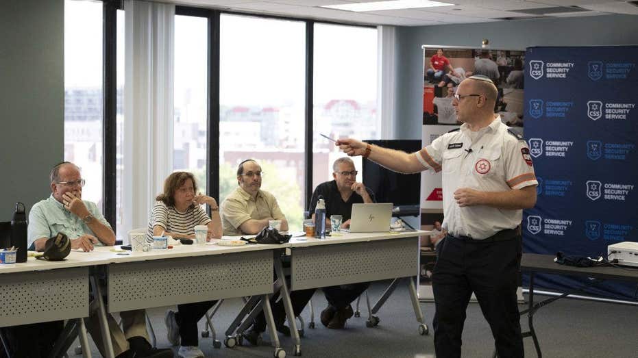Israeli Medics Train U.S. Synagogues for Attacks Before High Holidays Israeli Medics Train U.S. Synagogues for Attacks Before High Holidays