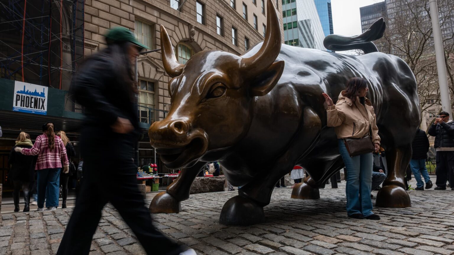 Strategist Predicts Major Market Sell-Off Ahead Strategist Predicts Major Market Sell-Off Ahead