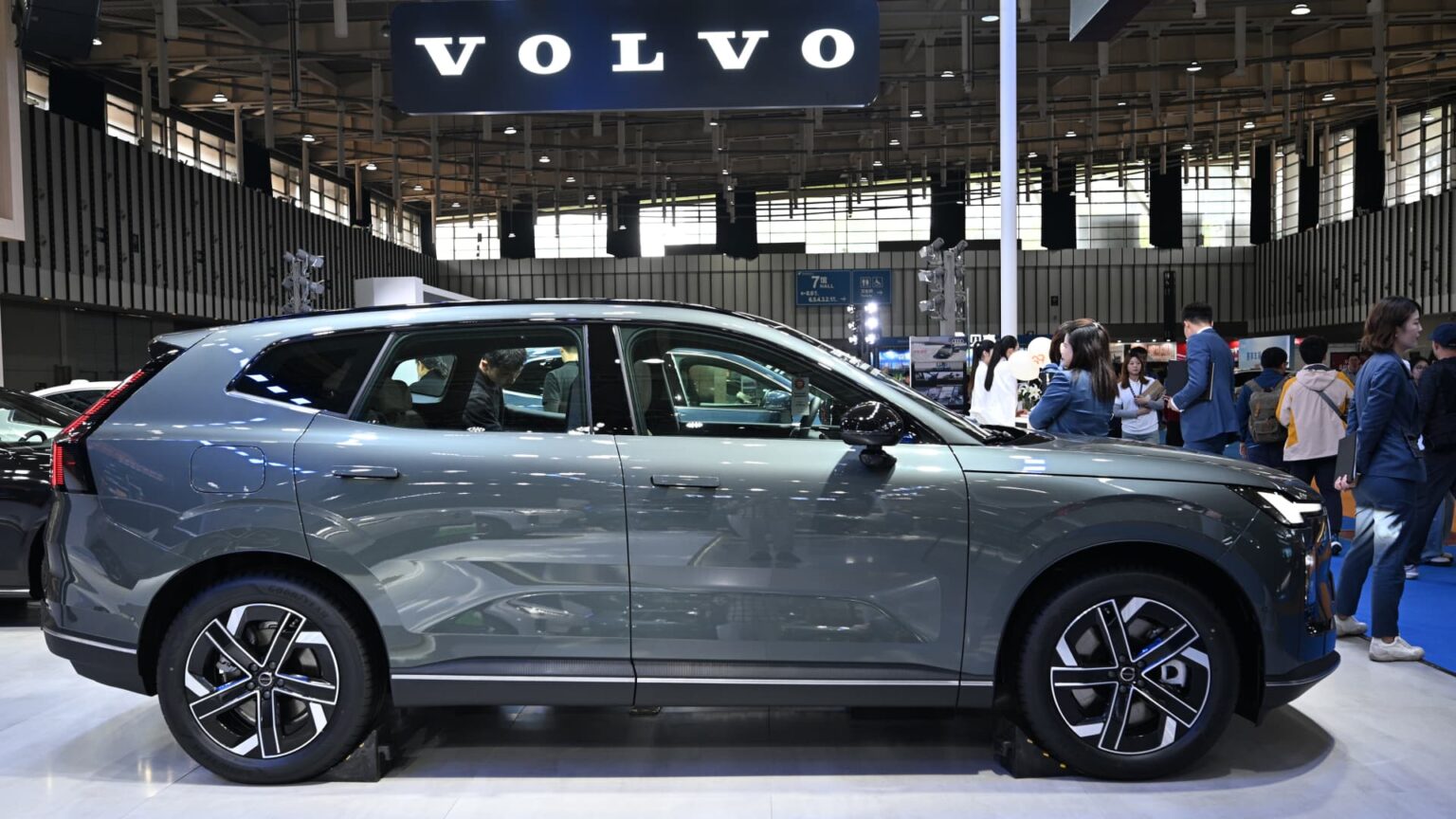 Volvo Cars Shares Plunge 29% Due to Slump in China and U.S. Markets, Job Cuts Announced Volvo Cars Shares Plunge 29% Due to Slump in China and U.S. Markets, Job Cuts Announced