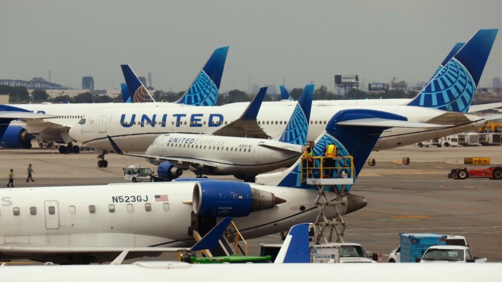 United Airlines Tightens Criteria for Elite Frequent Flyer Status
