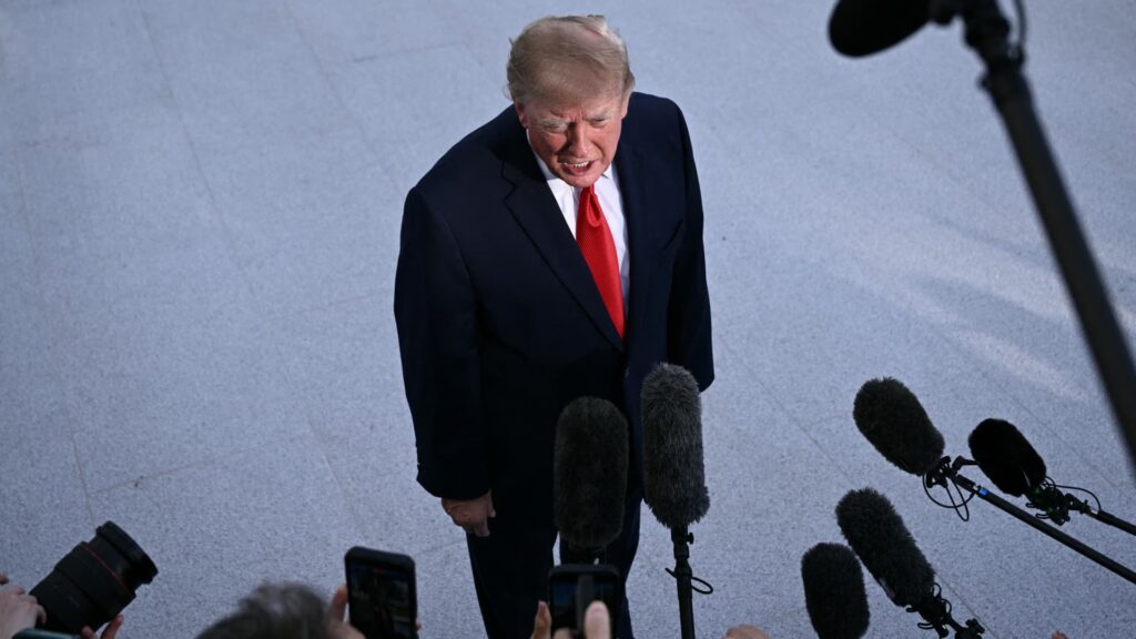 Judge Overturns Media Ban on Trump White House