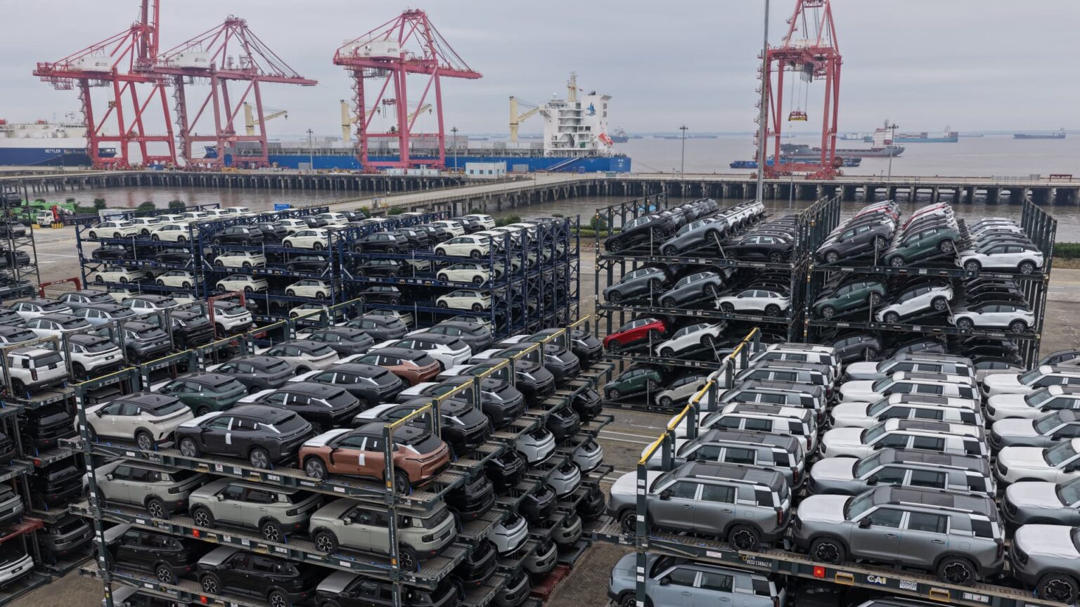 China's Exports and Imports Exceed Expectations in September