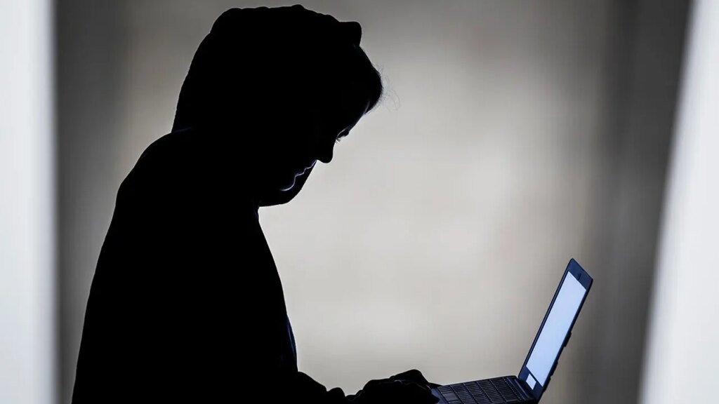 The Dangers of Personal Information: What Scammers Can Do with Your Name, Phone Number, and Address The Dangers of Personal Information: What Scammers Can Do with Your Name, Phone Number, and Address