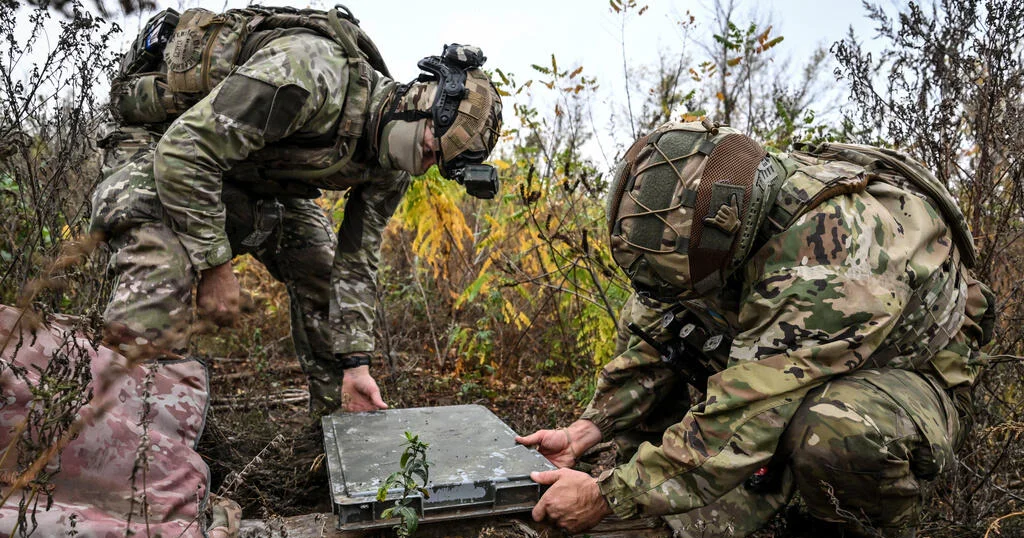 Starlink and Starshield: Impacts on Ukraine’s Conflict with Russia Starlink and Starshield: Impacts on Ukraine's Conflict with Russia