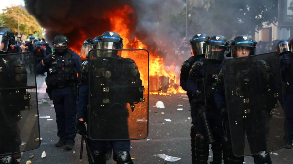 French PM Addresses Teen Injuries During Student Protests, Acknowledges 'Accidents Happen'