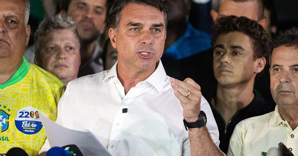Flávio Bolsonaro to Visit Ecuador and Argentina Following Brazil’s Election Defeat Flávio Bolsonaro to Visit Ecuador and Argentina Following Brazil's Election Defeat