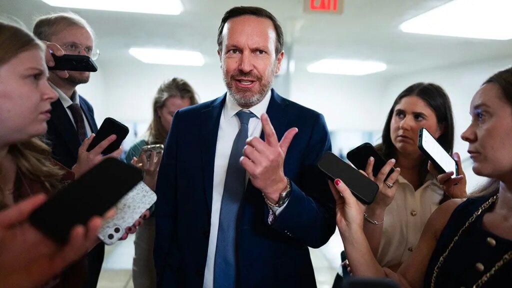 Sen. Chris Murphy Discusses Ending Iran War and Palestinian Statehood with Saudi Crown Prince Sen. Chris Murphy Discusses Ending Iran War and Palestinian Statehood with Saudi Crown Prince