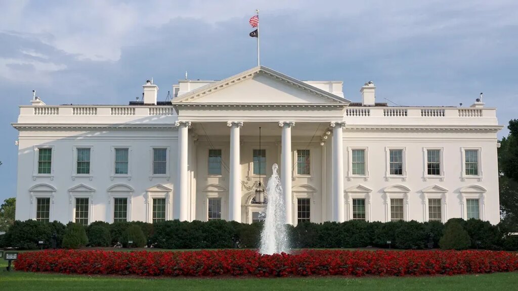 Arizona Man Charged with Emailing Bomb Threat to White House Arizona Man Charged with Emailing Bomb Threat to White House
